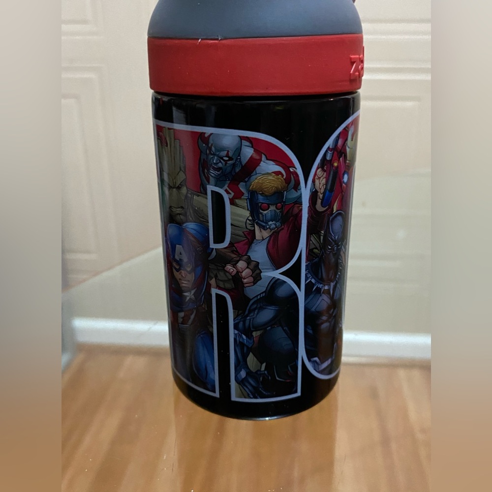 Brand New 14 0z Hero’s  Bottle With Lid .